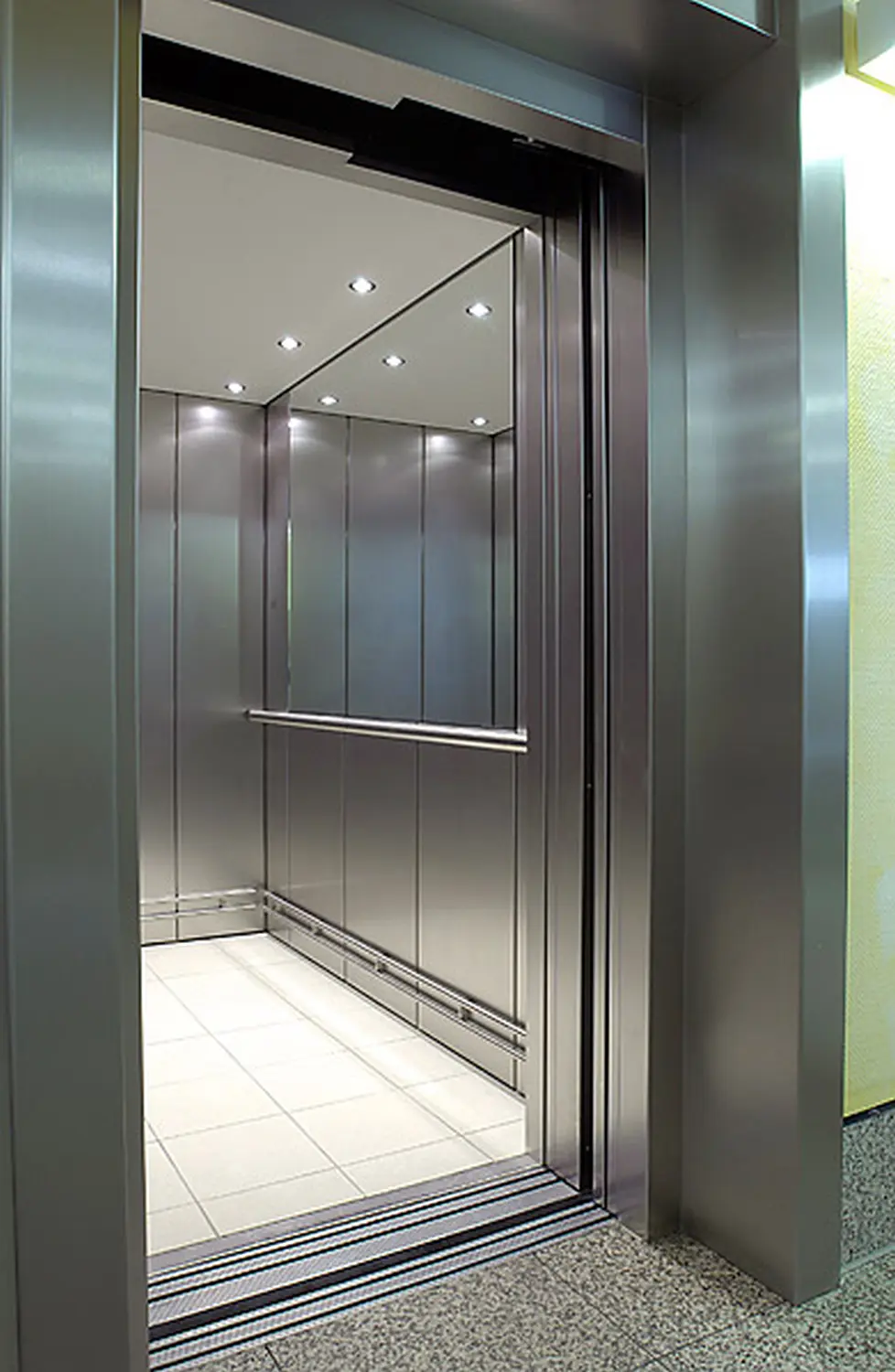 Planung und Installation neuer Aufzugsanlagen von DS Elevators